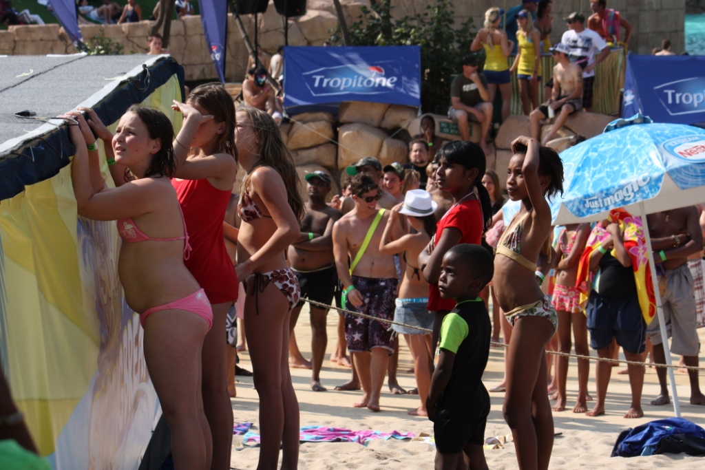 Teen Nudism Contest gril photo