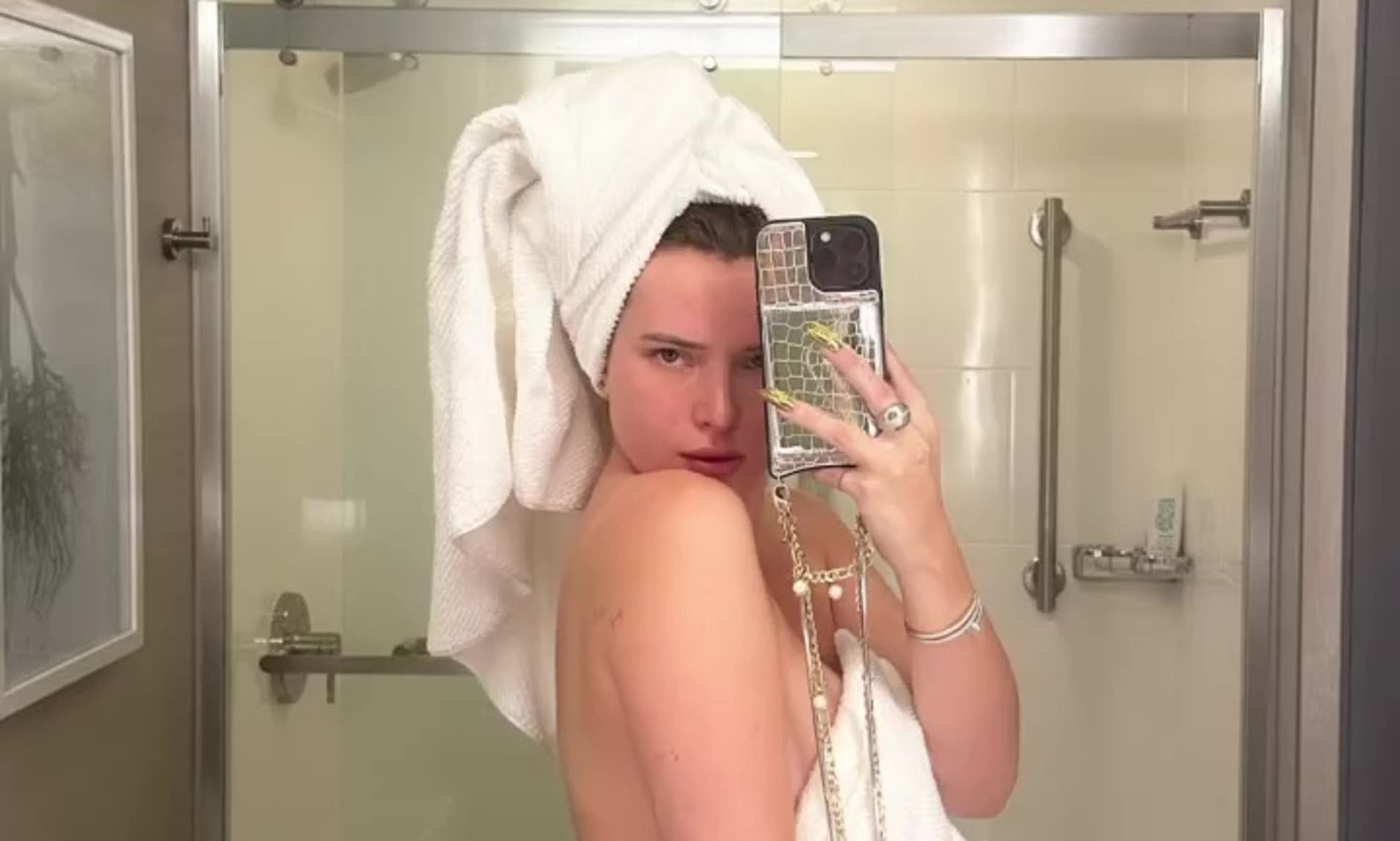 claire philbin recommends Bella Thorne Shower