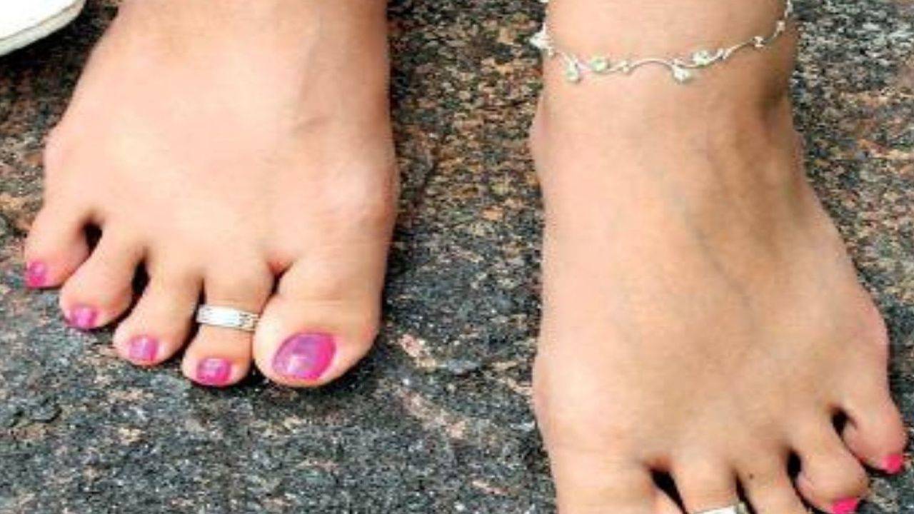charitha madusanka recommends Foot Fetish Meet Up