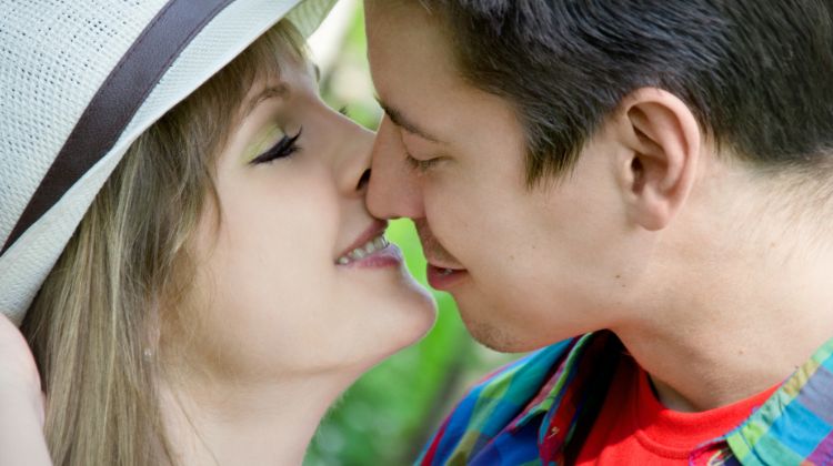 aaron durden recommends Girl And Boy Kissing Images