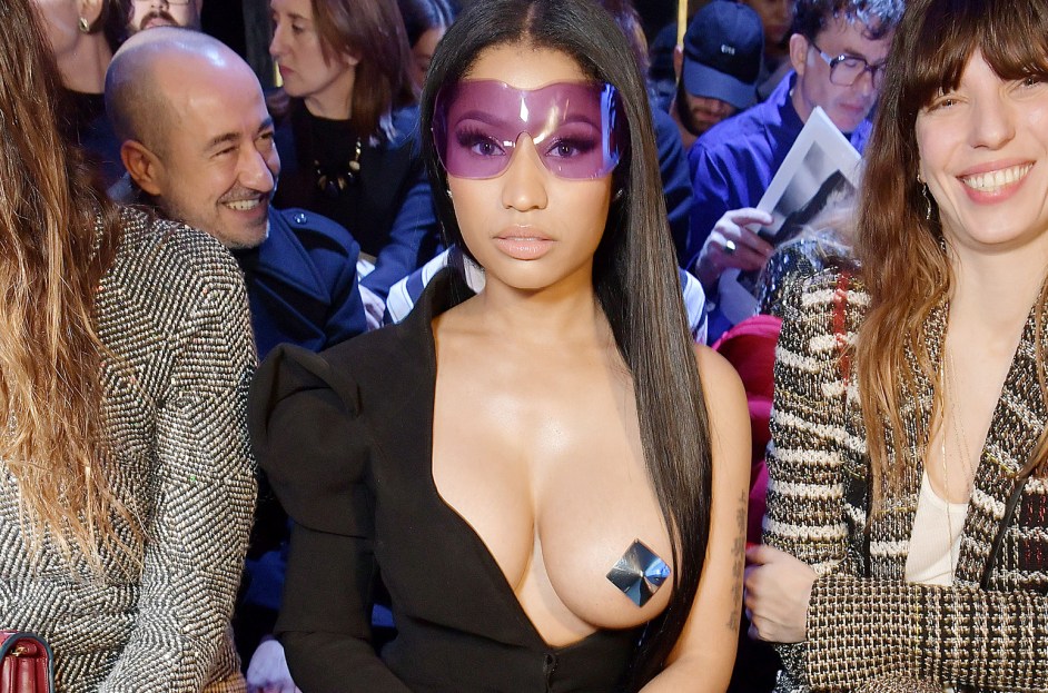 christian borg recommends Nicki Minaj Playing With Her Boobs