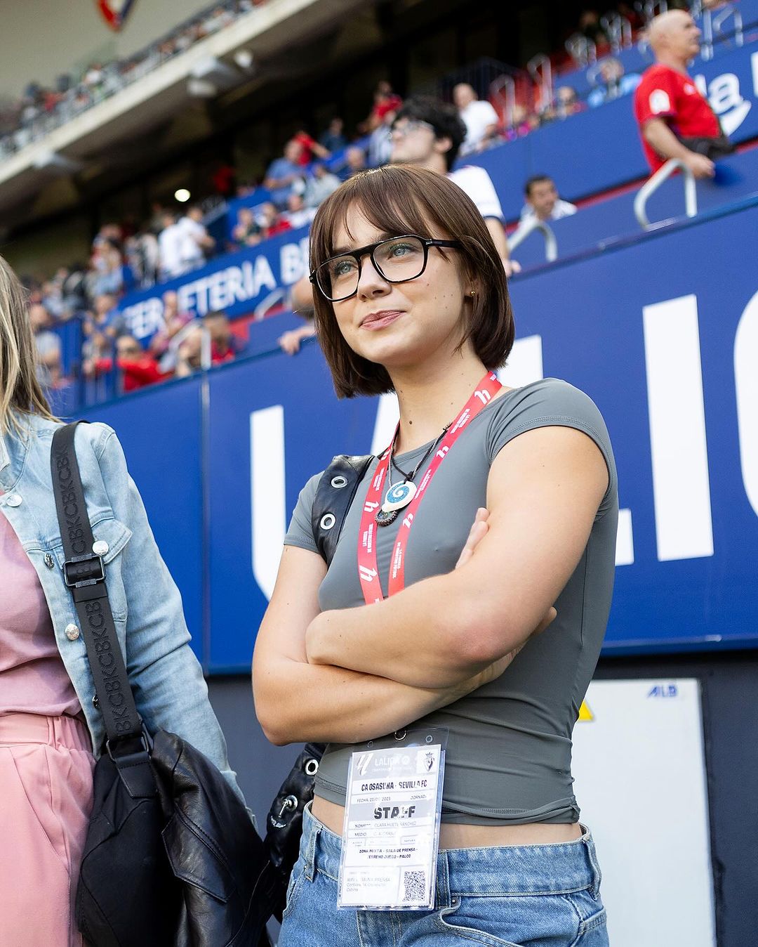 alana green recommends braless at football game pic