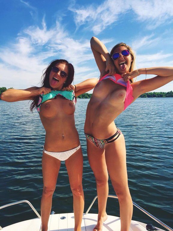 christie pearson recommends Girls Flashing On Boat
