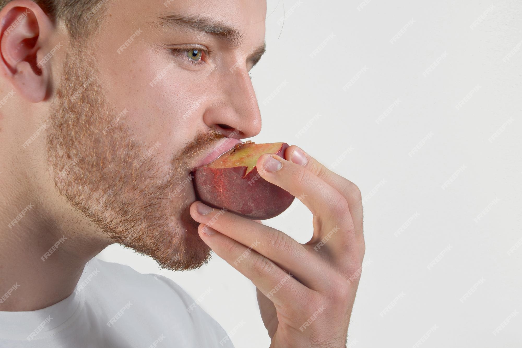 barbara precourt recommends Man Eating A Peach