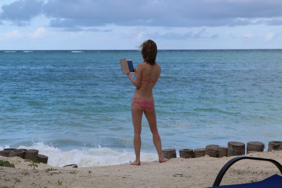 ce genit recommends sexy wife on beach pic