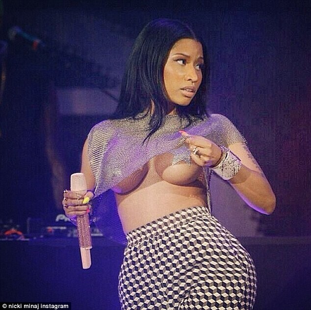 anita morgan recommends nicki minaj shows tits pic