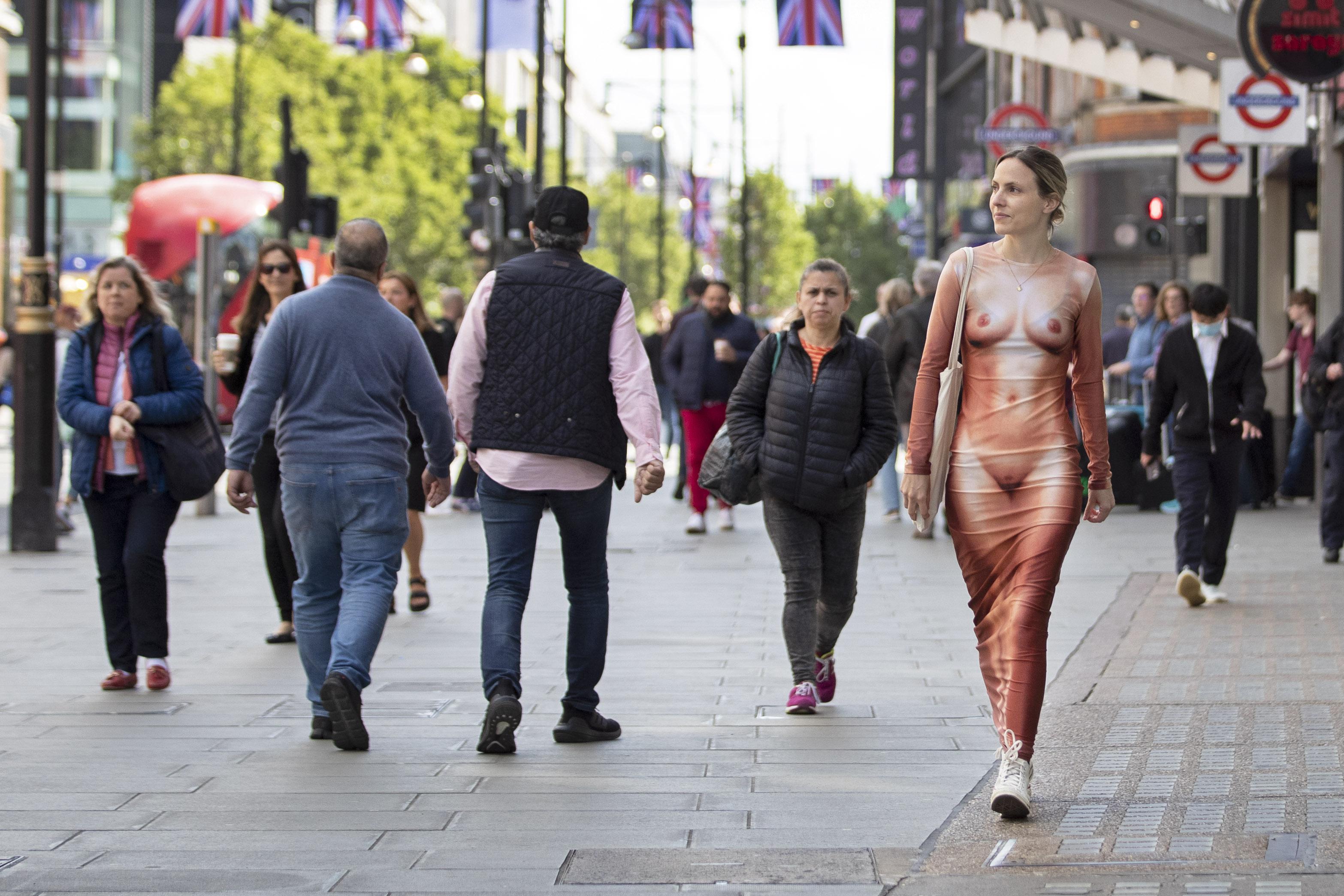 don heskett recommends Walk Naked In Britain Day