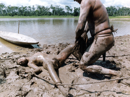 cannibal holocaust rape scene