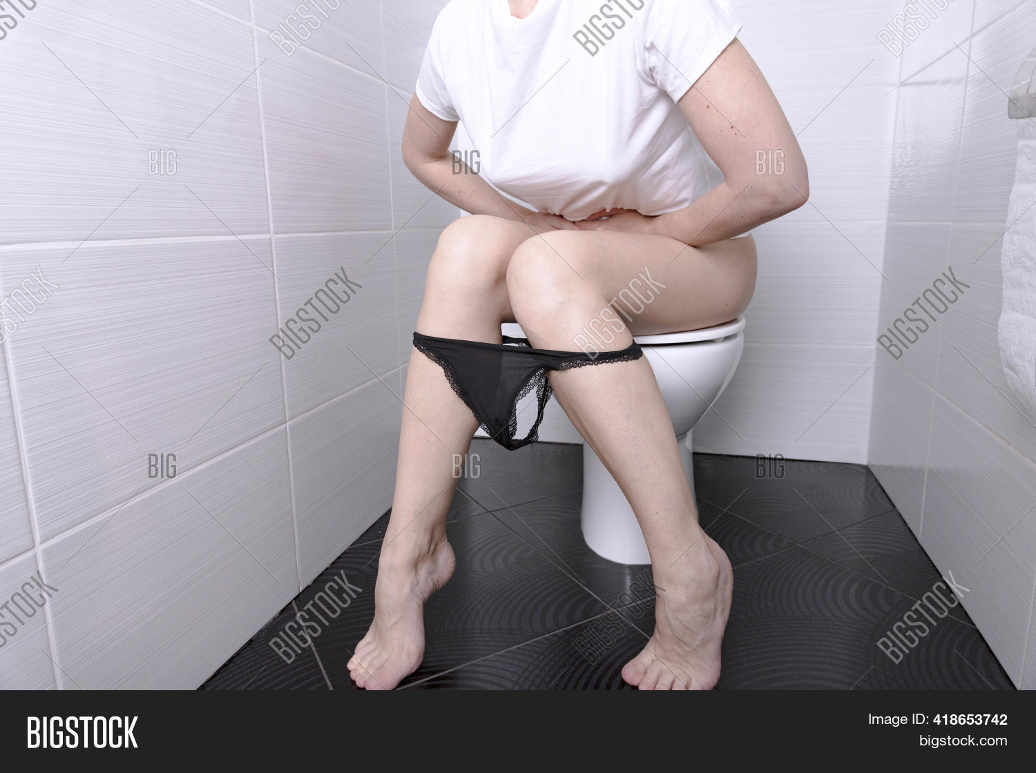 chris plamann share girl pissing in toilet photos