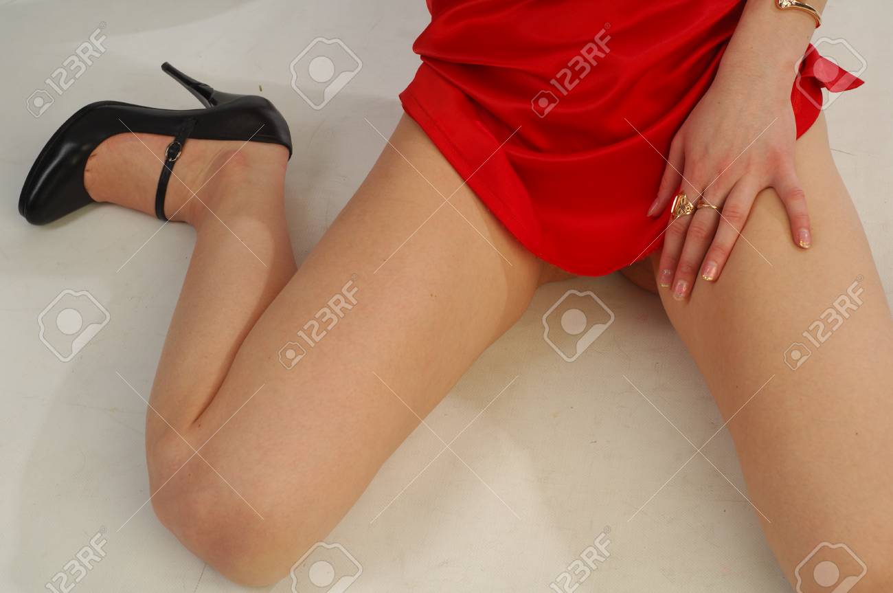 girls open legs pics