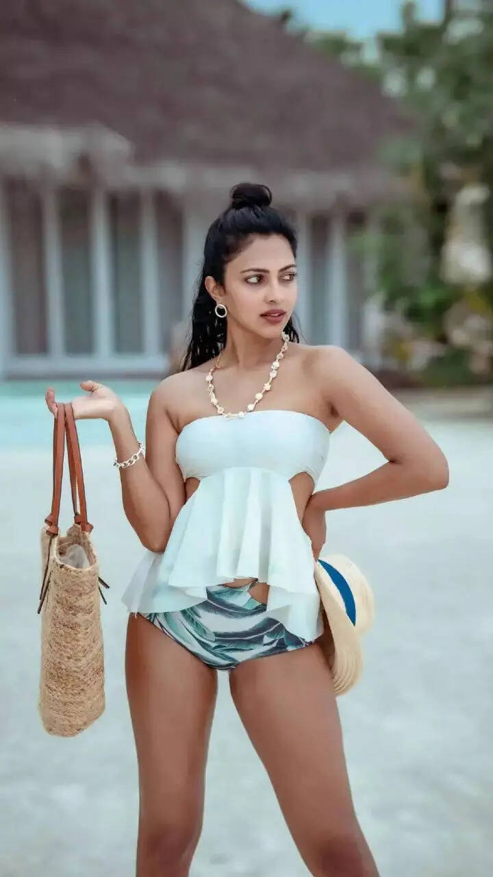 des anderson recommends Amala Paul Hot