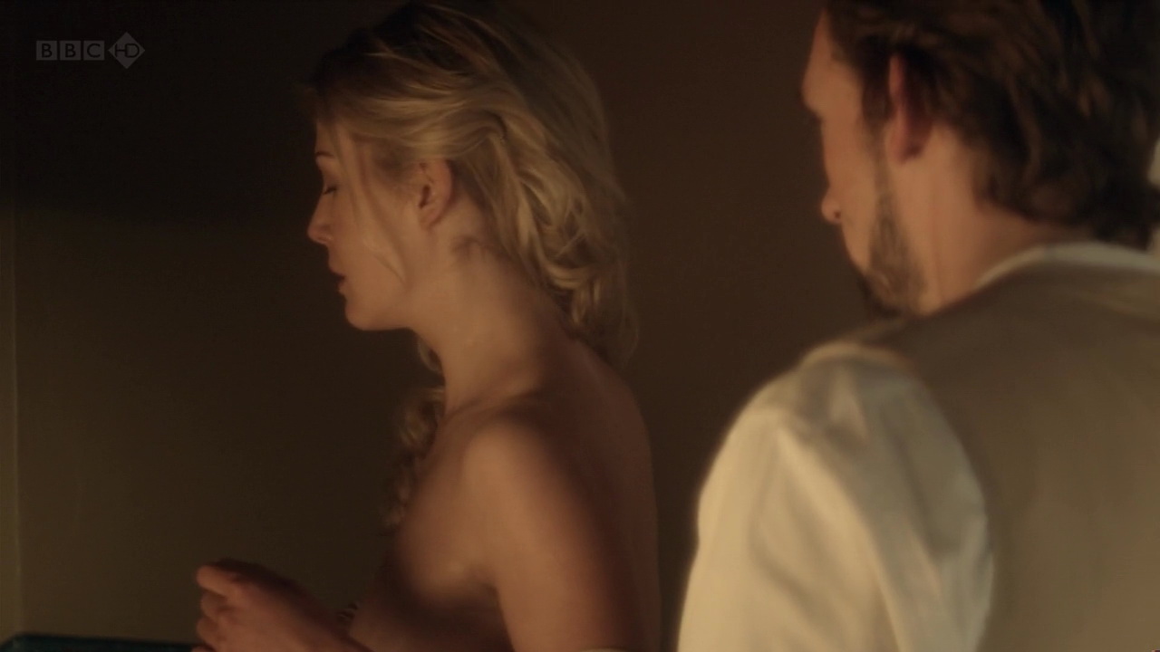 annika ivarsson recommends Rosamund Pike Nude Women In Love