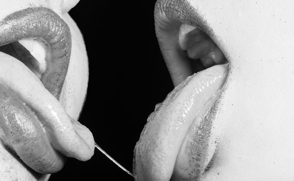 Black Girls Tongue Kissing arab sex