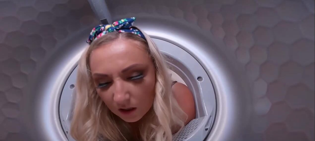 cam vo share blonde showing tits on washing machine photos