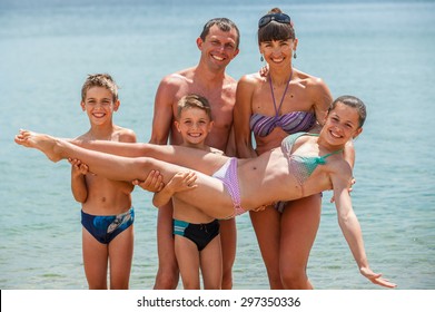 chinese nudist family