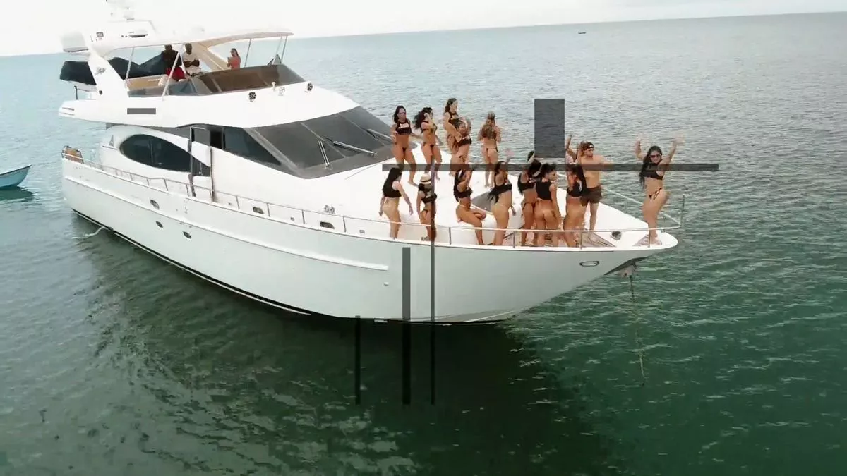 bui tien thanh add sex party on yacht photo