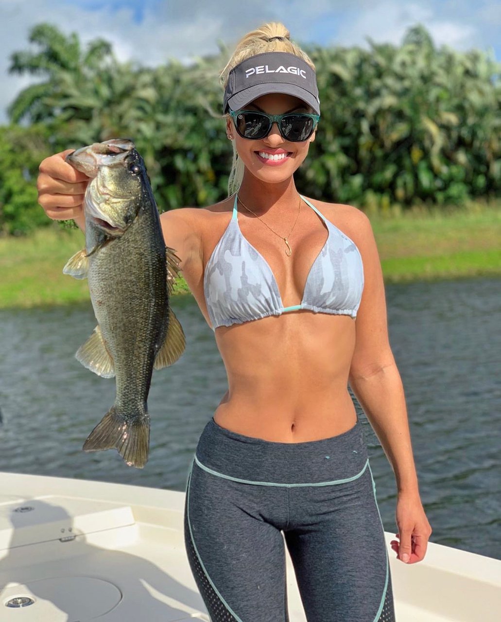 beatriz mello recommends Cami Cakes Fishing