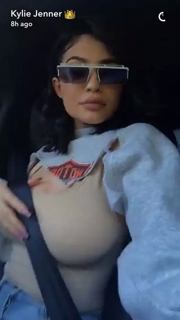 adwitiya mukherjee recommends Kylie Jenner Flashes Boobs