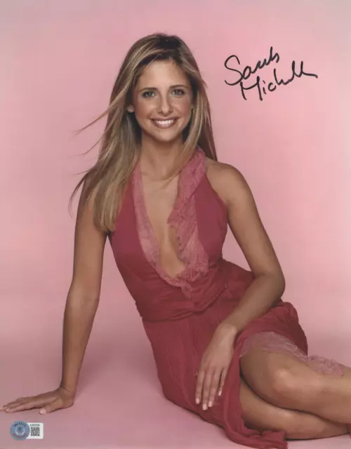 dorothy marie jackson recommends sarah m gellar nude pic