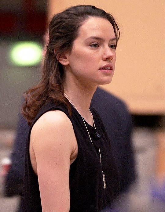 andrew salgo recommends daisy ridley cute pic