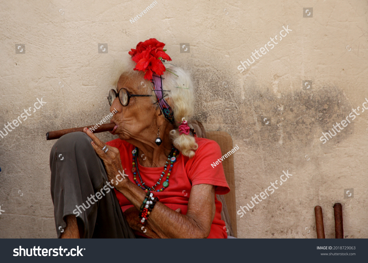 dawn halterman recommends old lady smoking cigar pic