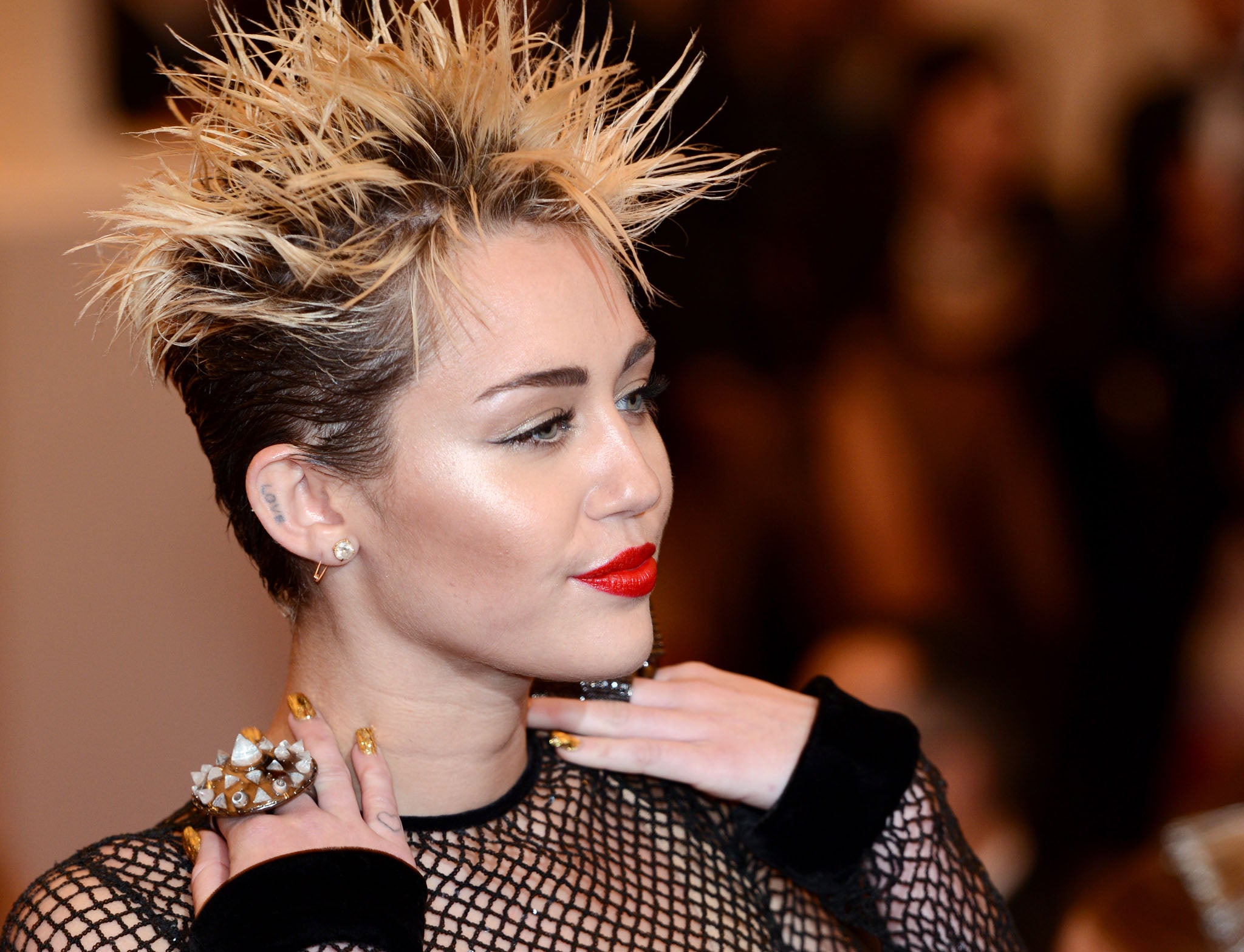 christina schopf recommends miley cyrus look alike pic
