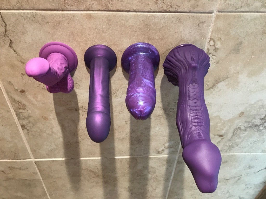 dale pittock recommends Dildo On Shower Wall