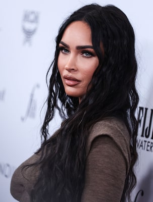 Does Megan Fox Have Fake Boobs extinction hentai