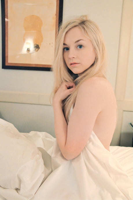 clyde starr recommends Emily Kinney Nude Pics