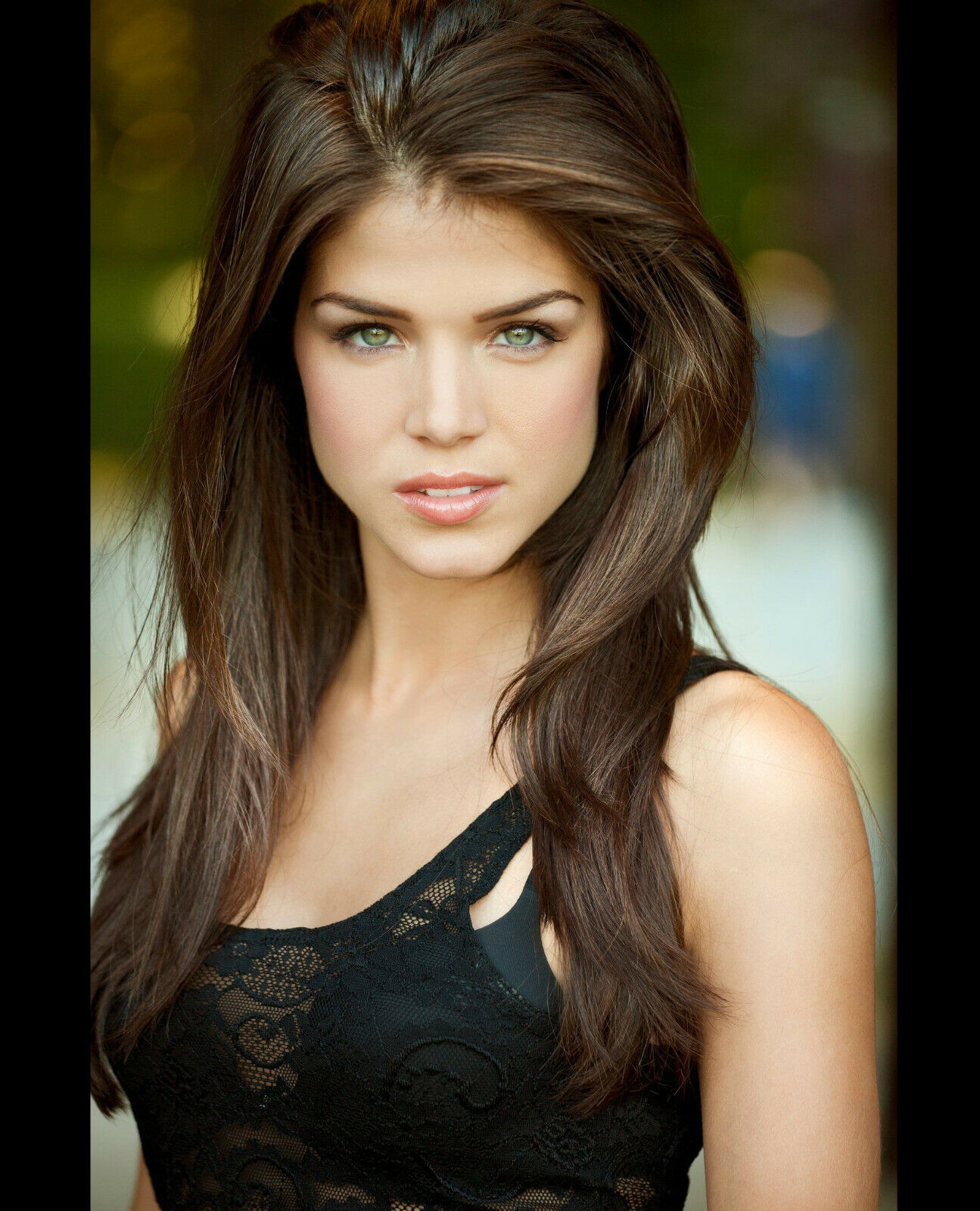 Marie Avgeropoulos Sexy vegas mujeres