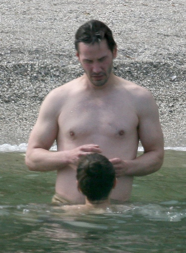 brad newbury recommends keanu reeves nude pics pic
