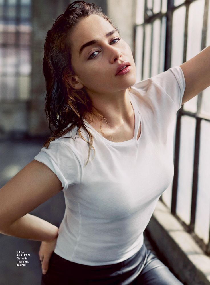 christian correia recommends emilia clarke hot pictures pic