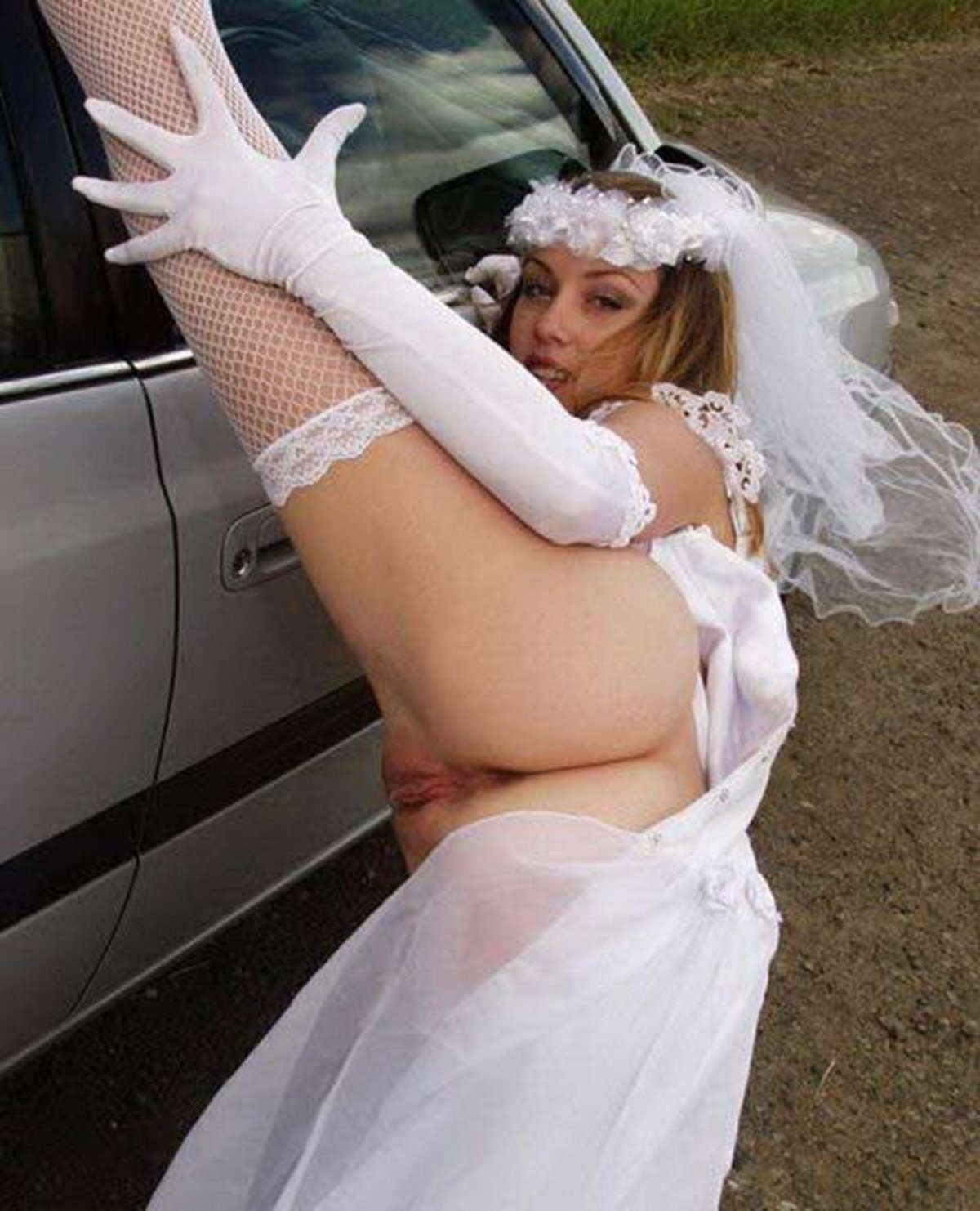 alan cornett recommends wedding dress pussy pic