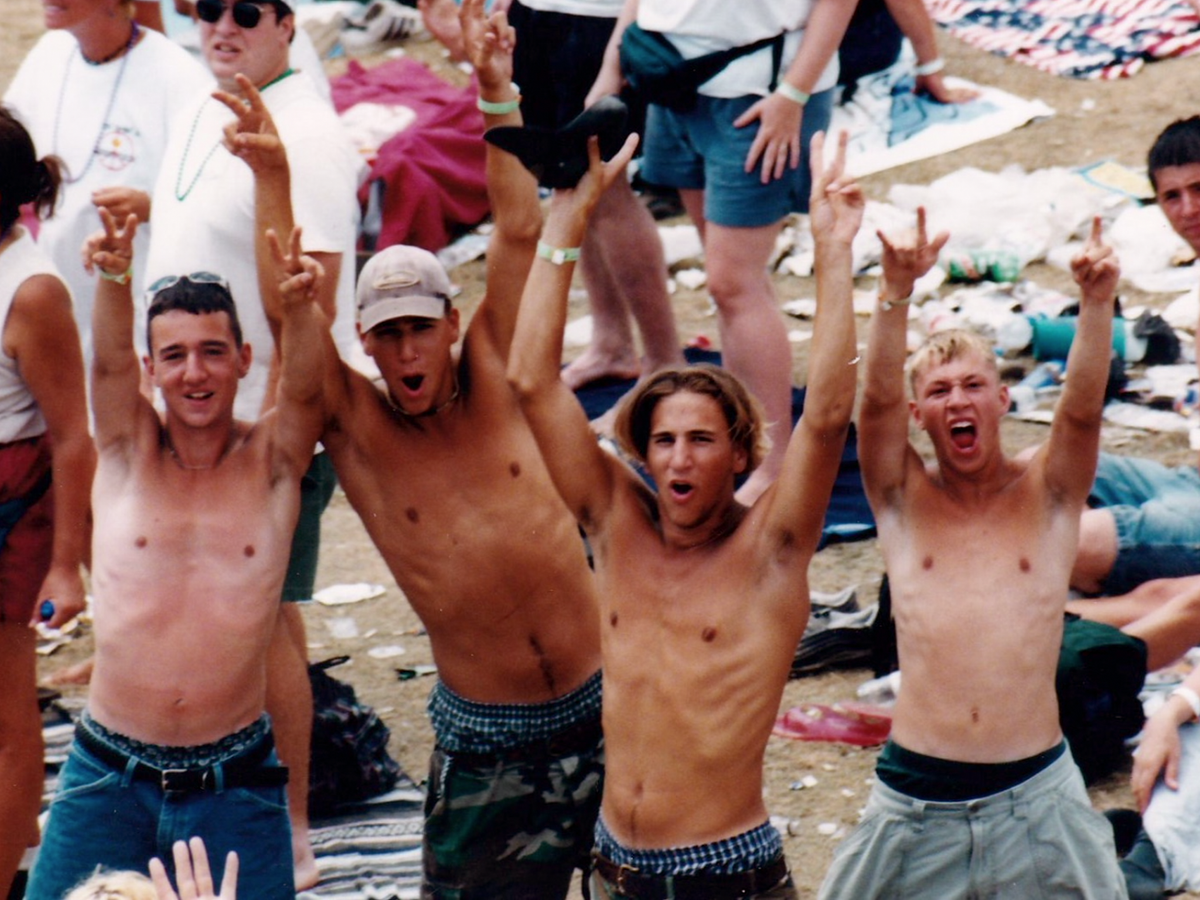 abang putih recommends Nude Women At Woodstock