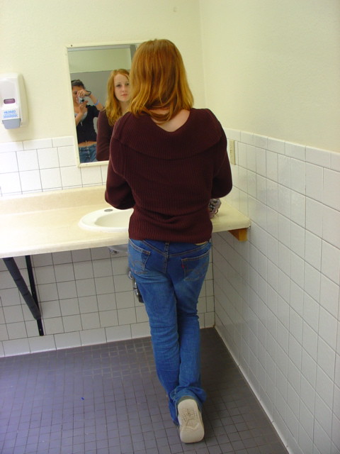 Girl Pees Her Shorts opala igfap