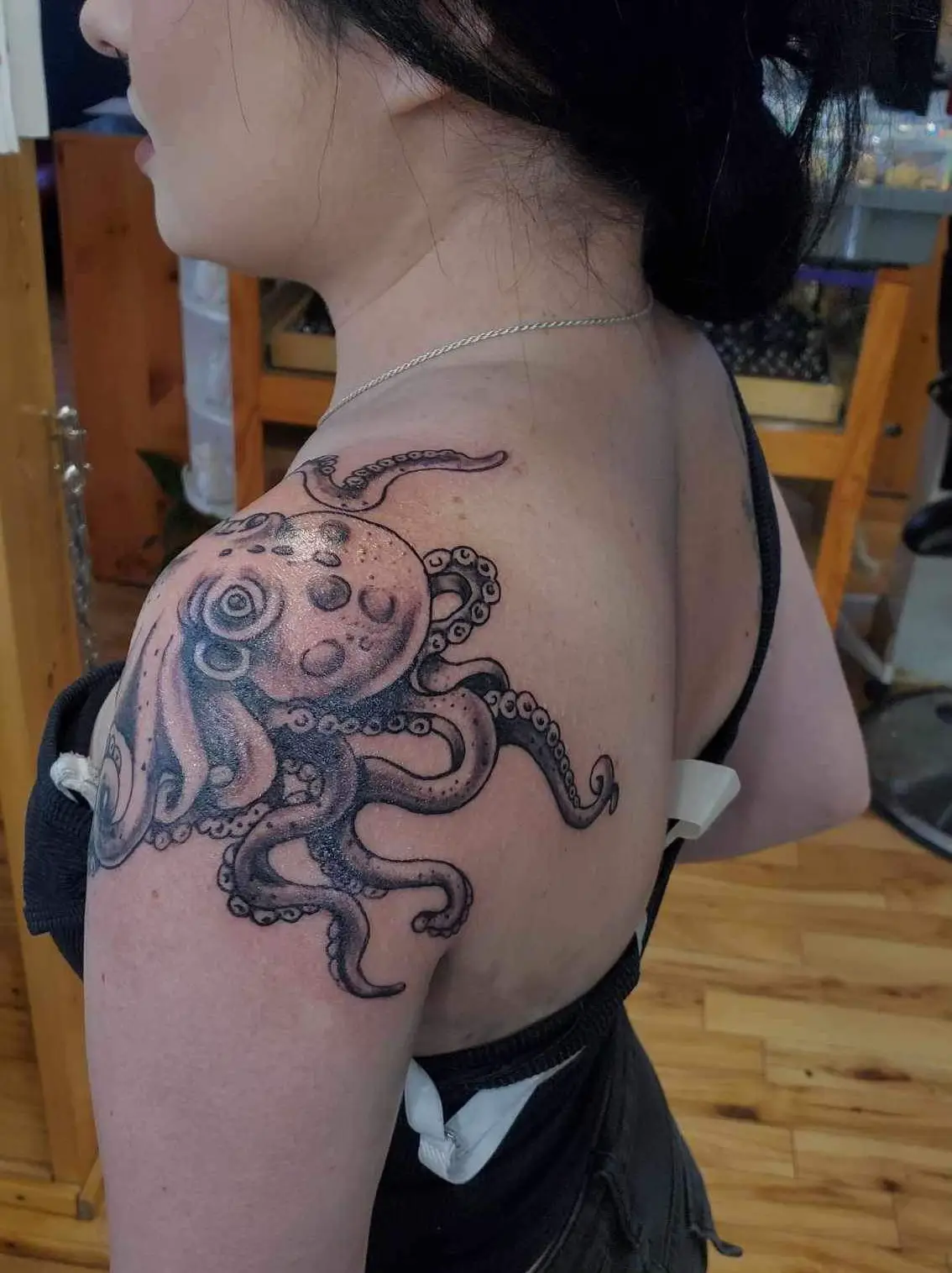 dale josephs recommends girl with the octopus tattoo pic