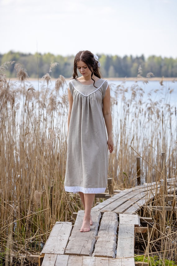 anissa mcdonald recommends girls old fashioned nightgown pic
