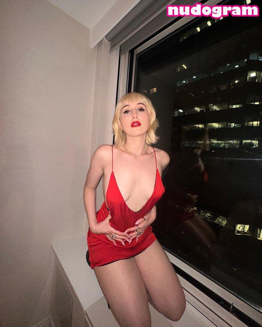 bobbie gabeletto recommends harley quinn smith nude pic