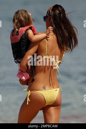 carolyn truitt add jamie little bikini photo