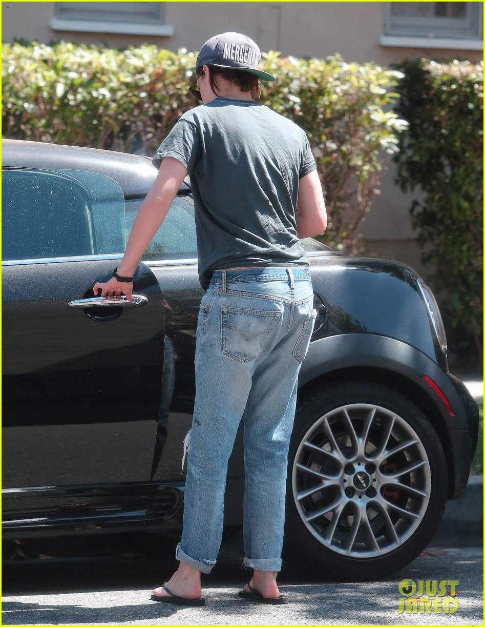 agus irawan hadi kusuma recommends kristen stewart ass pic