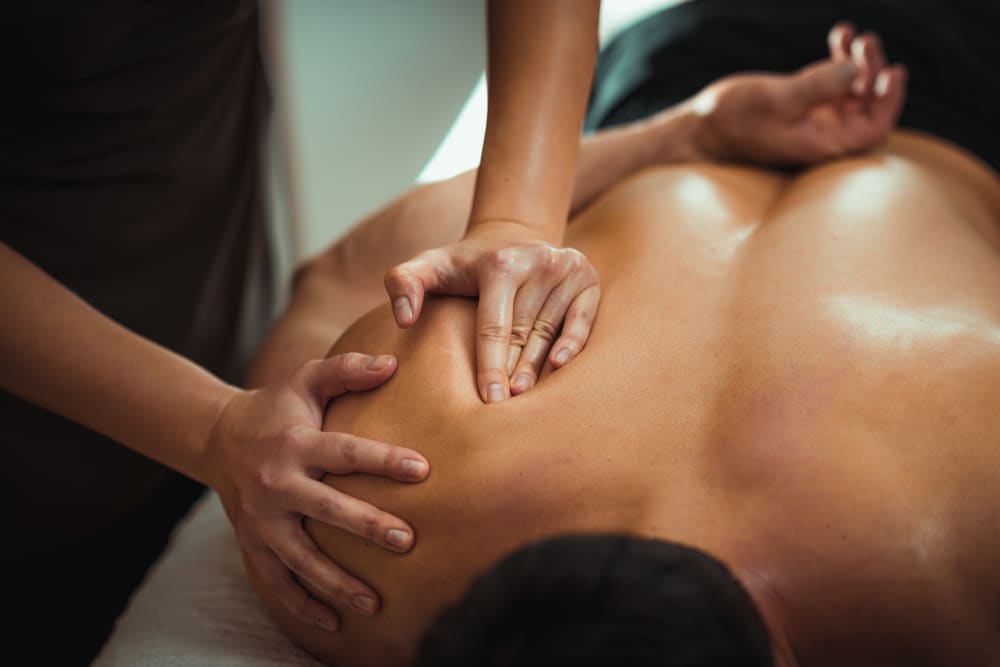 choi kyusik recommends Male Massage Therapist Tampa