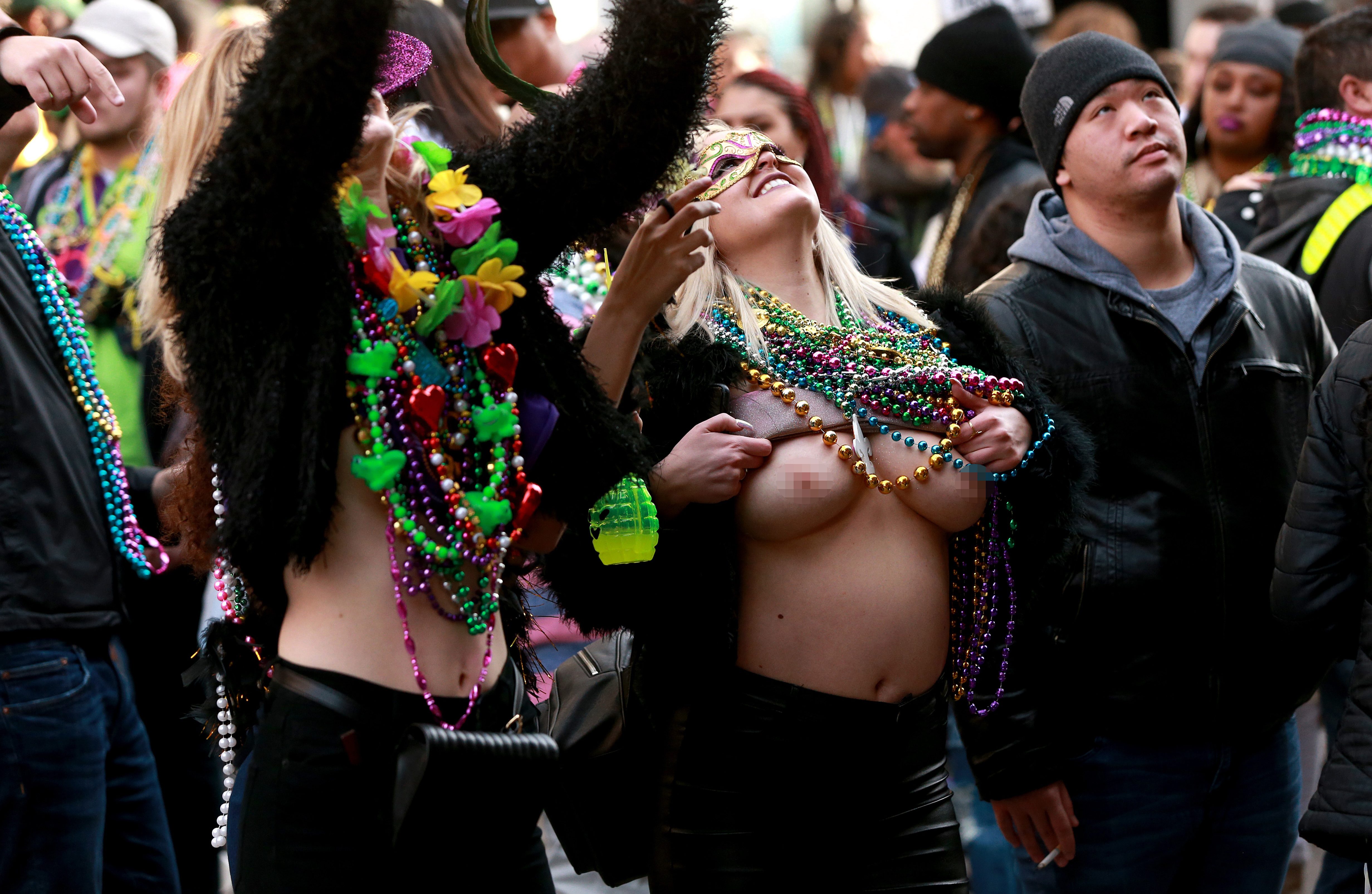 deepika madala recommends Mardi Gras Flashing Photos