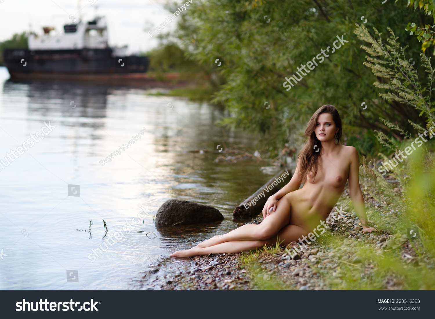 Nude Girl In River gifs flowing
