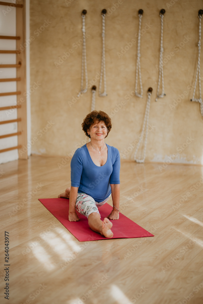 david digges recommends old lady doing splits pic