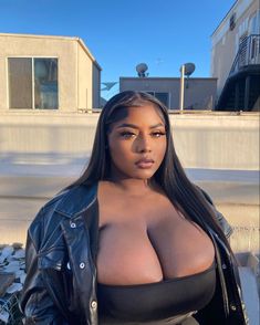 brandi alexander recommends pretty black girl cleavage pic