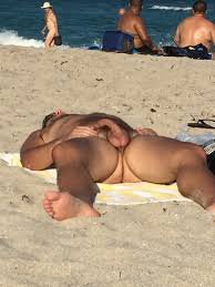 dayle wright share public beach erections photos