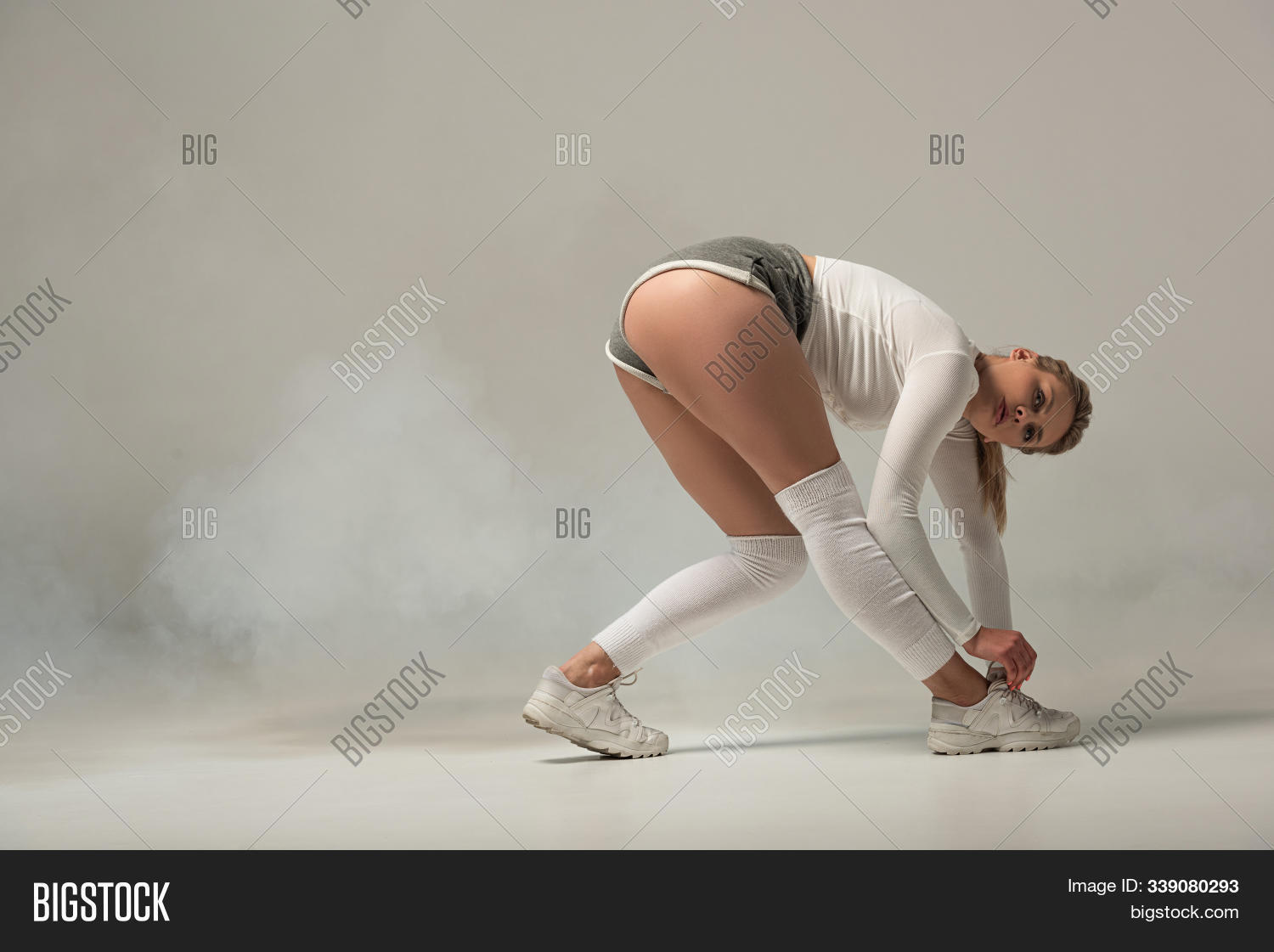 allen francois recommends sexy white women twerking pic