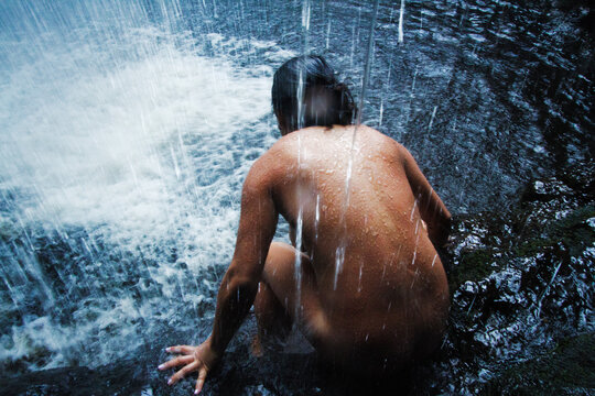 daniel hawkesford add sexy women skinny dipping photo