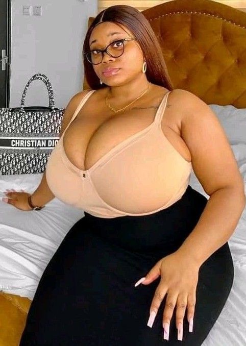thick big boob women