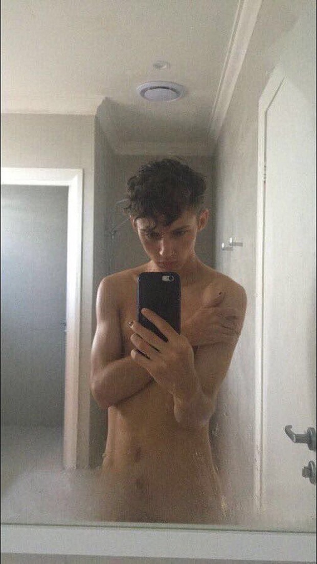 troye sivan naked pictures